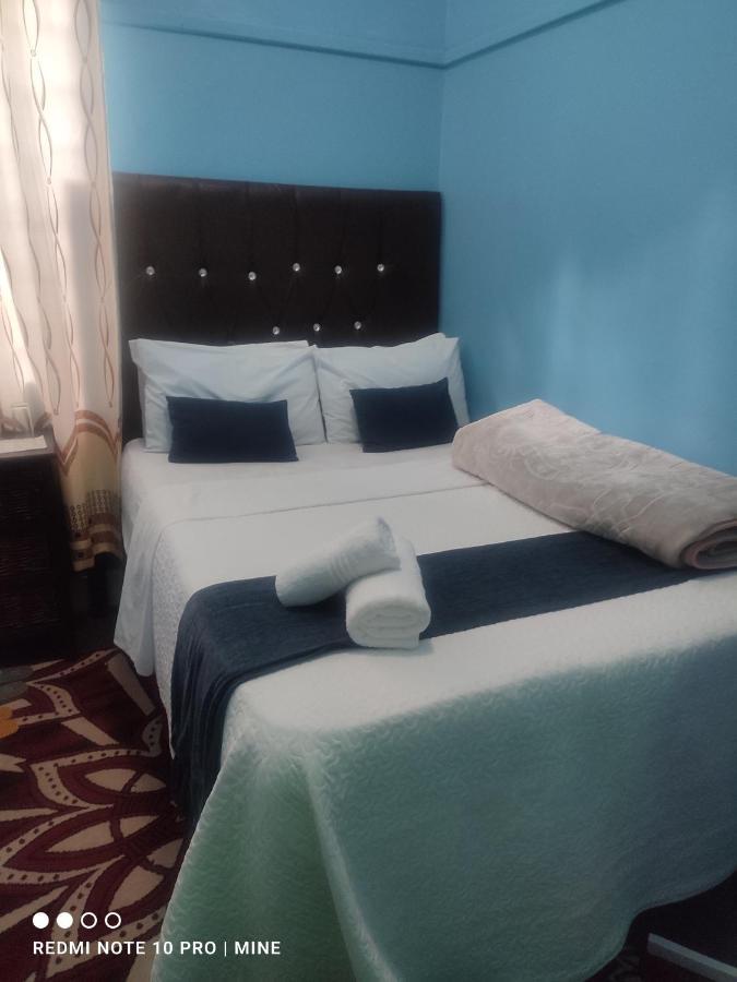 The Croc Guest House Springs  Buitenkant foto
