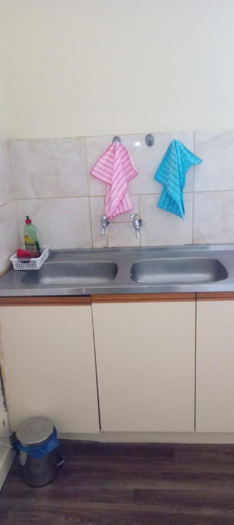 The Croc Guest House Springs  Buitenkant foto